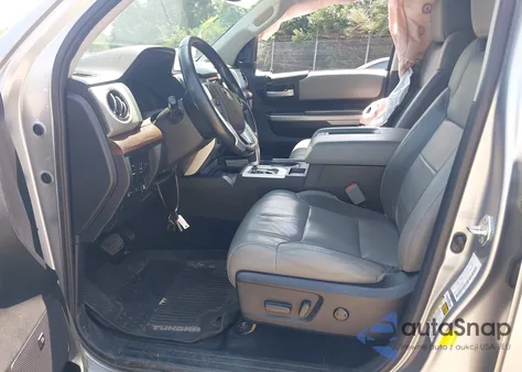 2021 Toyota Tundra Limited z USA, uszkodzony, nr VIN 5TFHY5F10MX987396